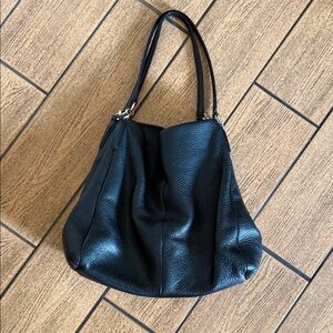 Coach Madison Phoebe Shoulder Bag in black pebbled leather with gold-tone